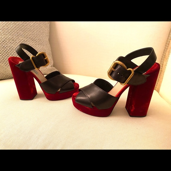 Prada Black and red Velvet and leather sandals 39 perfect for the holidays! - Picture 11 of 11